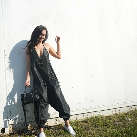 Savannah Black Metallic Jumpsuit Relaxed Harem Fit Adjustable Straps Side Pocket - Picture 4 of 4